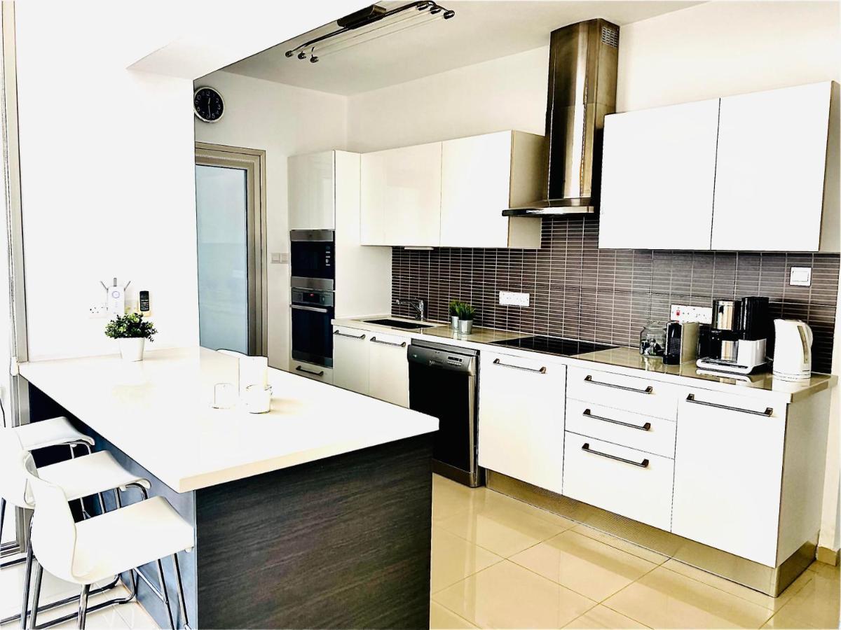 דירות לרנקה The Penthouse 401 מראה חיצוני תמונה